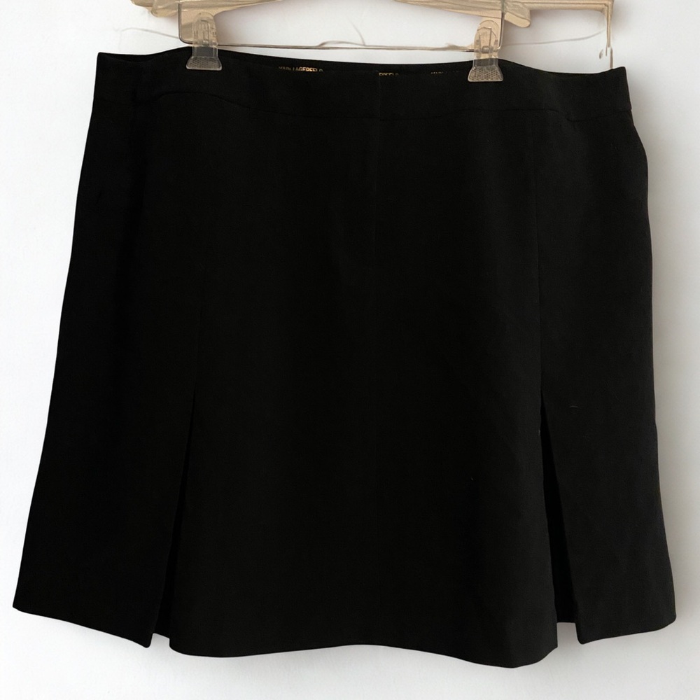NWT Karl Lagerfeld Paris Black Mini Pleated Skirt Size 22